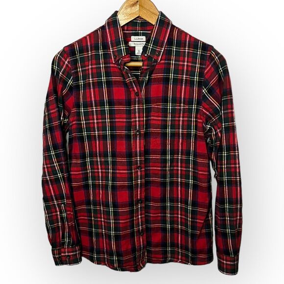 L.L. Bean Women's Classic Red Plaid Button Down Relaxed Fit Flannel Shirt Sz XS - Picture 1 of 14